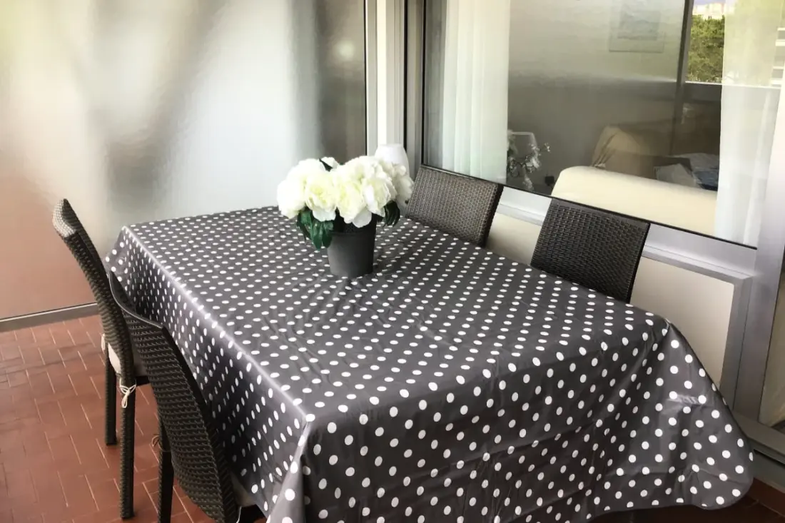 Mooi 36 M2 met balkon en zwembad dichtbij stranden