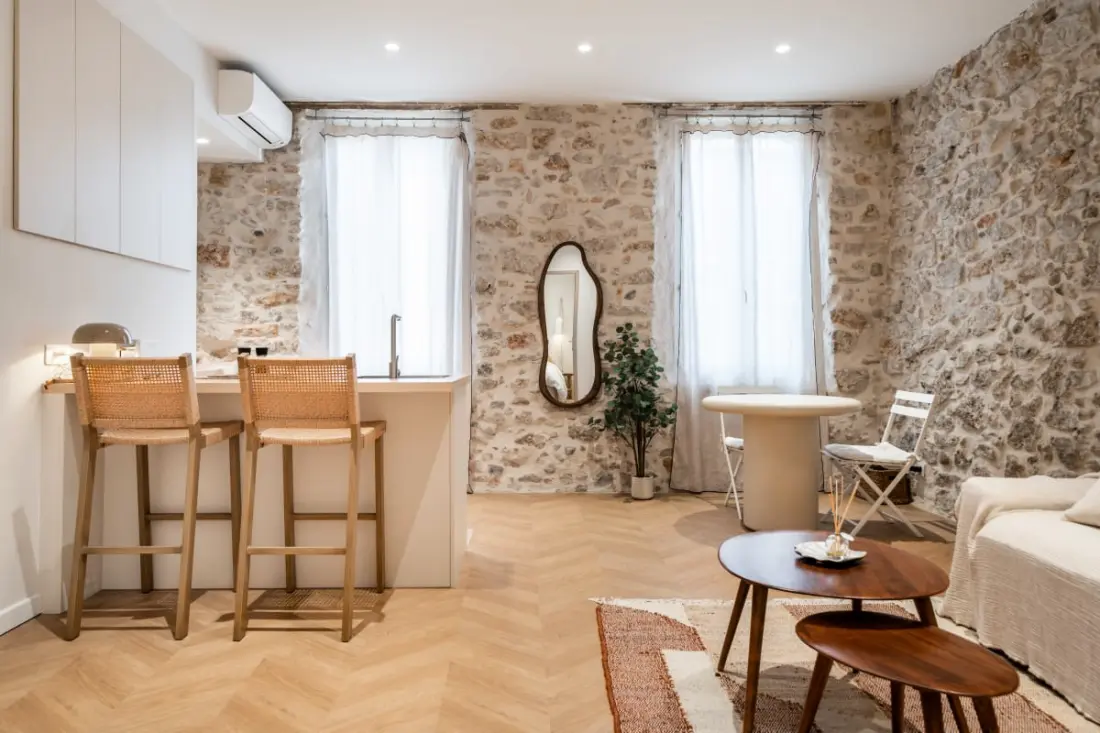 Residence Pretty T2 Air-Conditioned Full Heart of Old Antibes, All at Foot