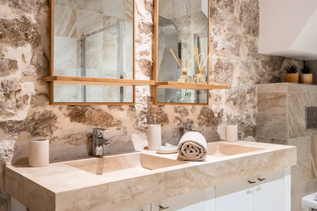 Residence Pretty T2 Air-Conditioned Full Heart of Old Antibes, All at Foot