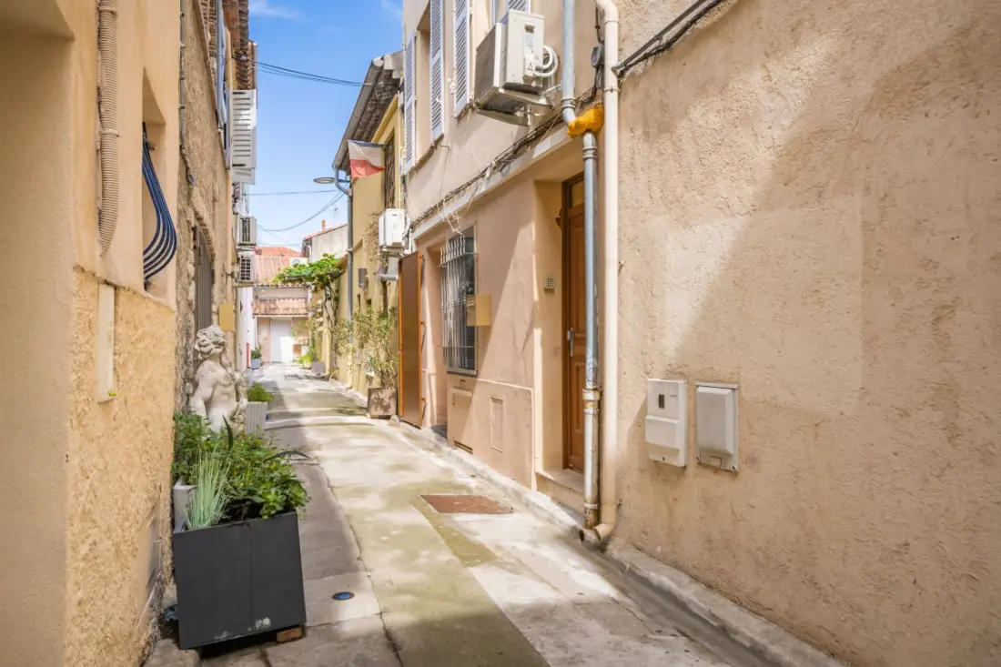 Residence Pretty T2 Air-Conditioned Full Heart of Old Antibes, All at Foot
