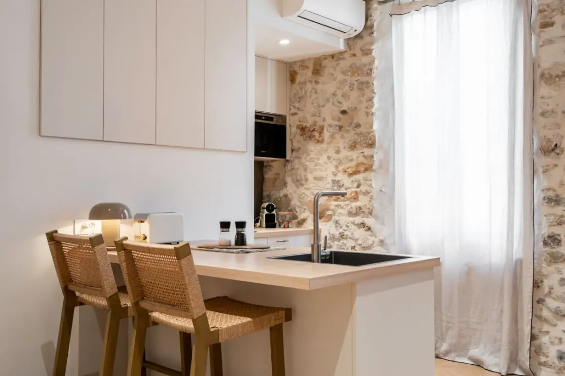 Residence Pretty T2 Air-Conditioned Full Heart of Old Antibes, All at Foot