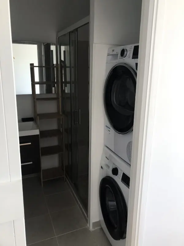Prachtig. 3p Residence met uitzicht op zee, balkon en zwembad