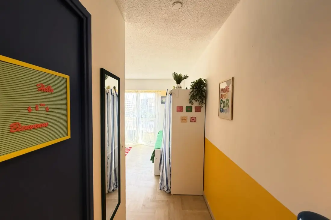 Studio Coloré &amp; Fonctionnel – Proche Gare, Plages &amp; Vieille Ville