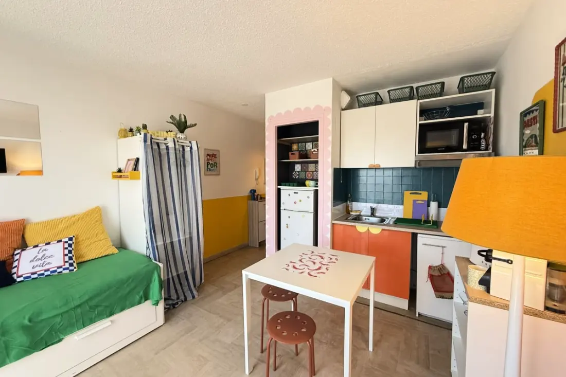 Studio Coloré &amp; Fonctionnel – Proche Gare, Plages &amp; Vieille Ville