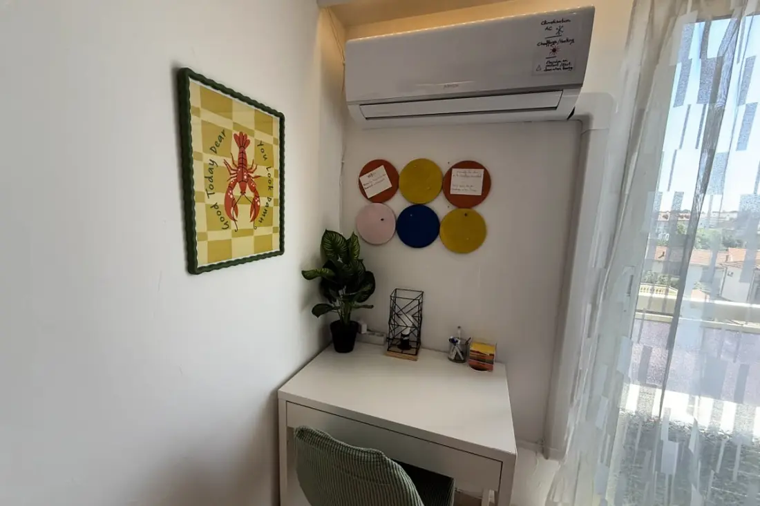 Studio Coloré &amp; Fonctionnel – Proche Gare, Plages &amp; Vieille Ville