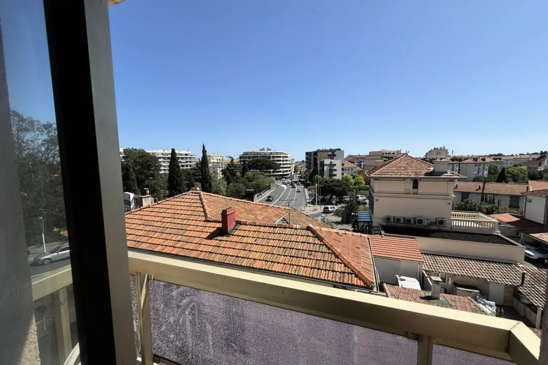 Studio Coloré &amp; Fonctionnel – Proche Gare, Plages &amp; Vieille Ville