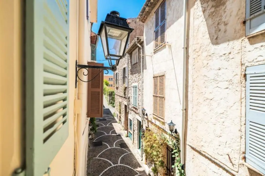 Viel Antibes - T2 Rénové &amp; Cosy
