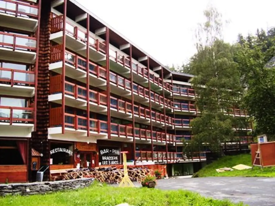 Residence 3 Arcs
