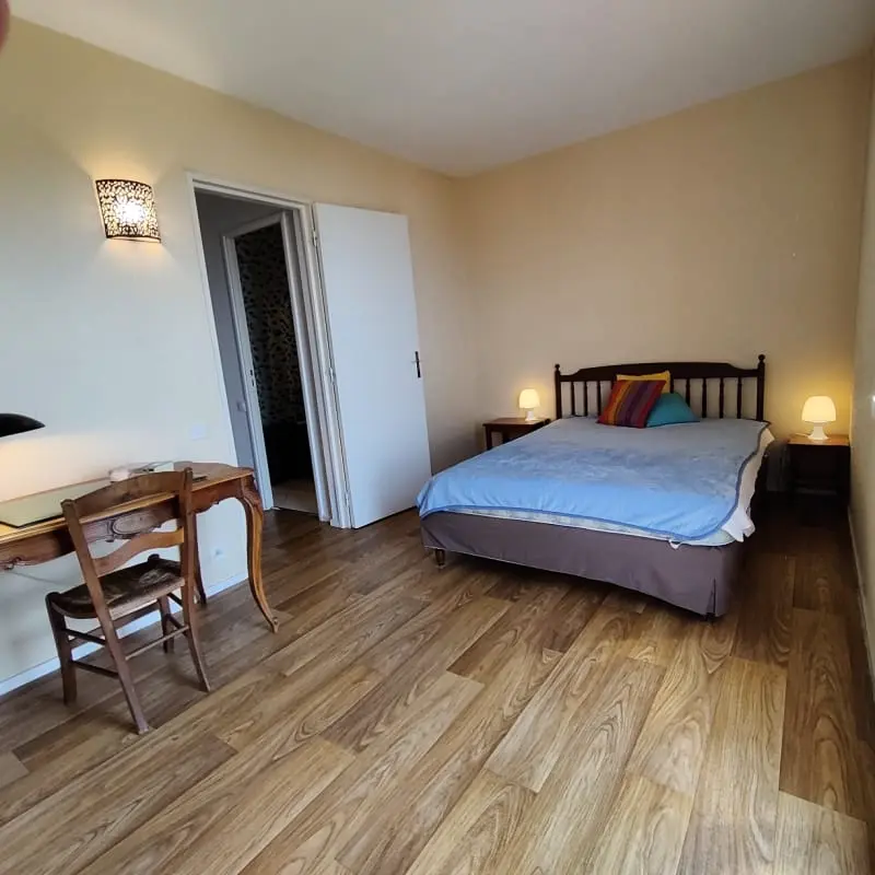 Tágas apartman De La Mer közelében