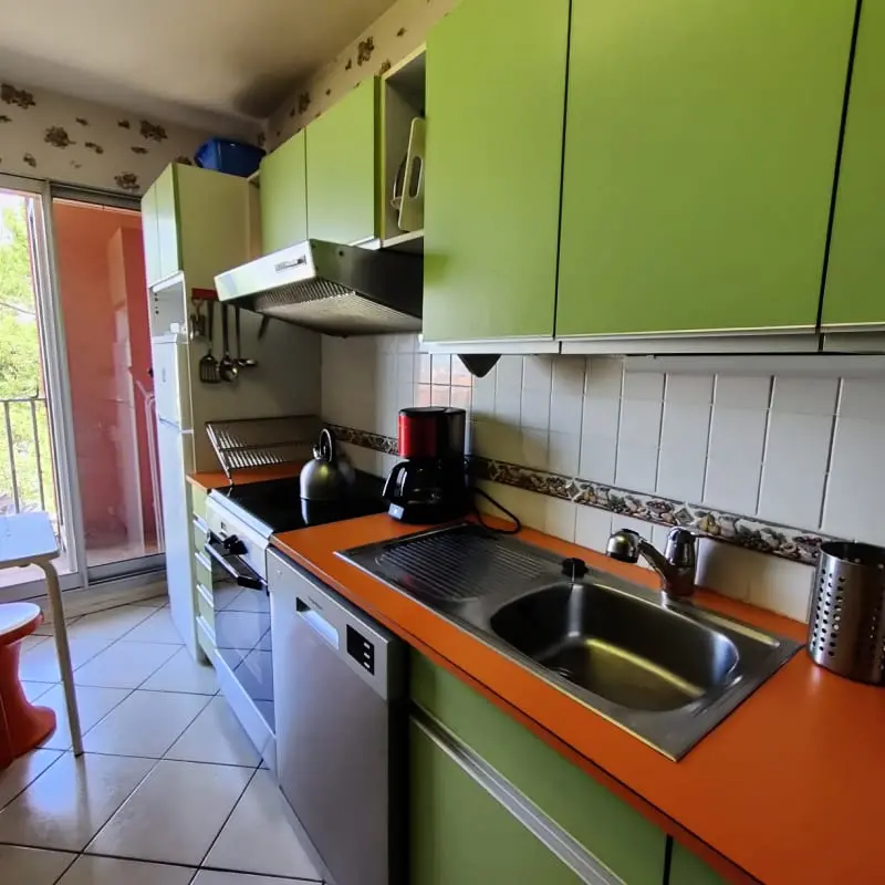 Tágas apartman De La Mer közelében