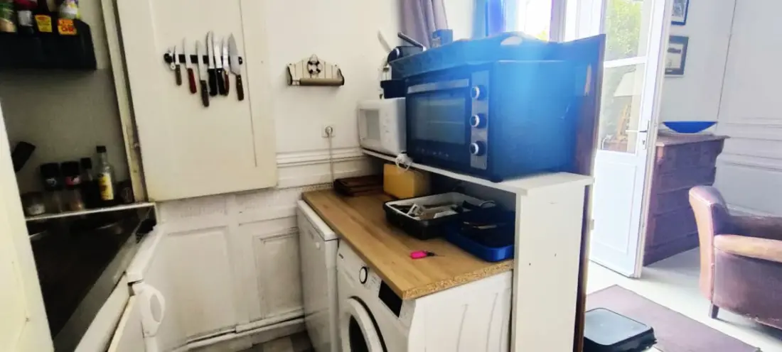 Tipikus T2 35 M2 kerttel a tenger közelében