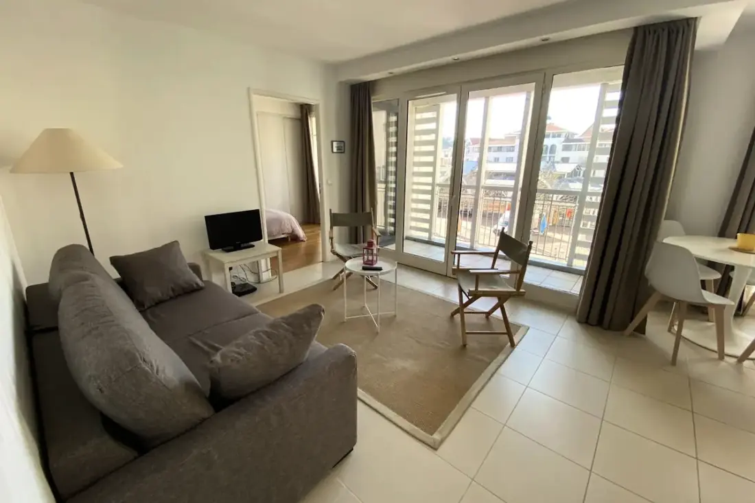 Mooie Cocon 45 M2 met balkon in de buurt van het strand