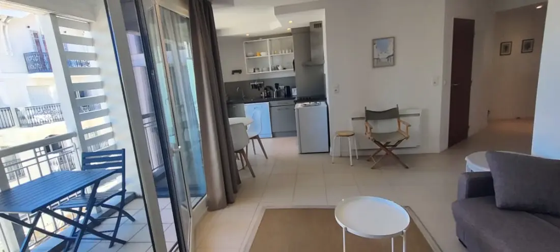 Mooie Cocon 45 M2 met balkon in de buurt van het strand