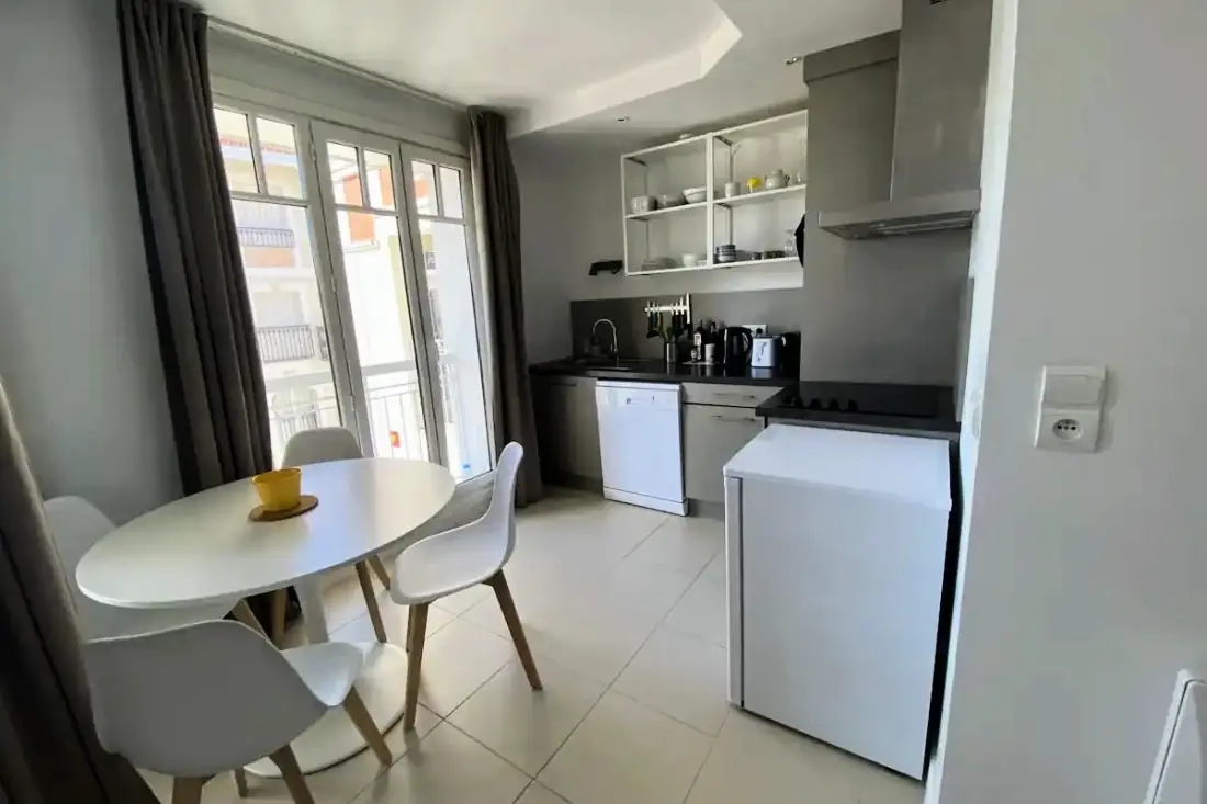 Mooie Cocon 45 M2 met balkon in de buurt van het strand