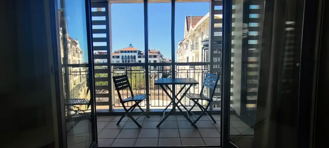 Mooie Cocon 45 M2 met balkon in de buurt van het strand