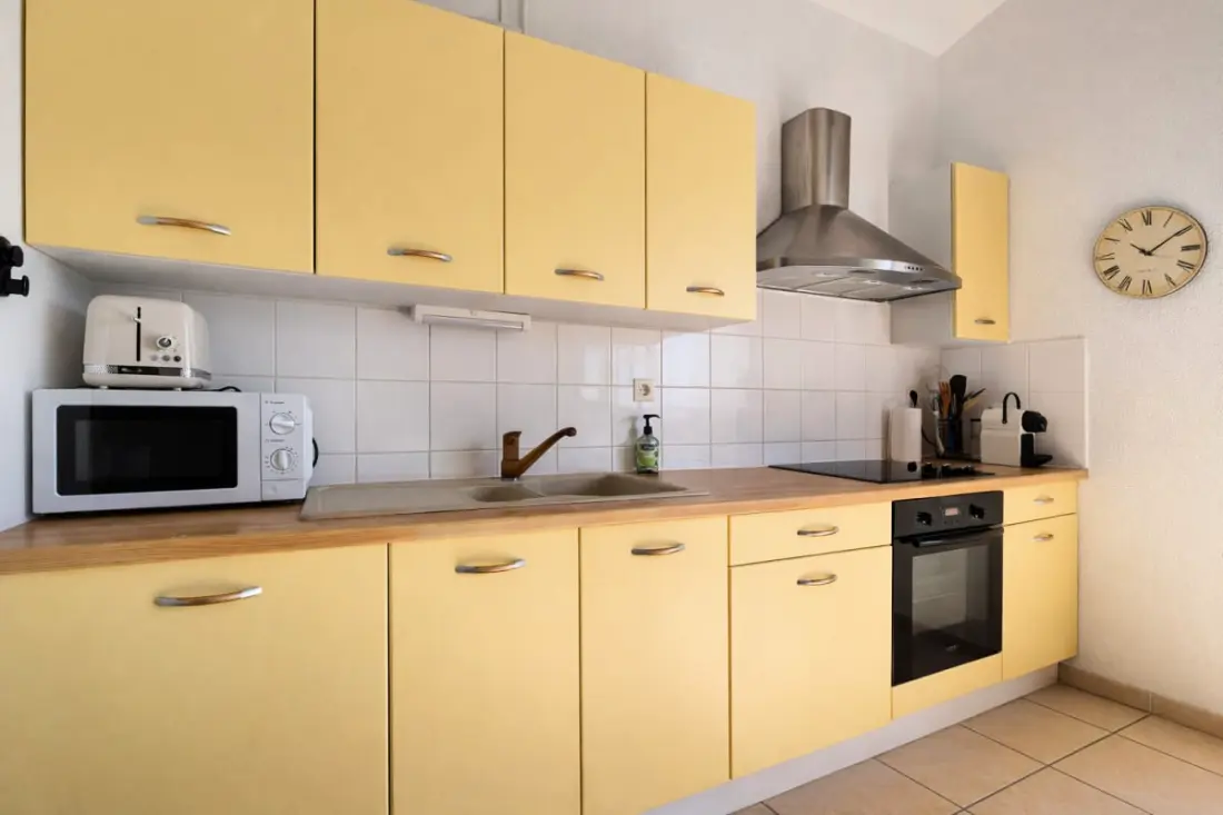 Charming Apartment With Terrace in Ares