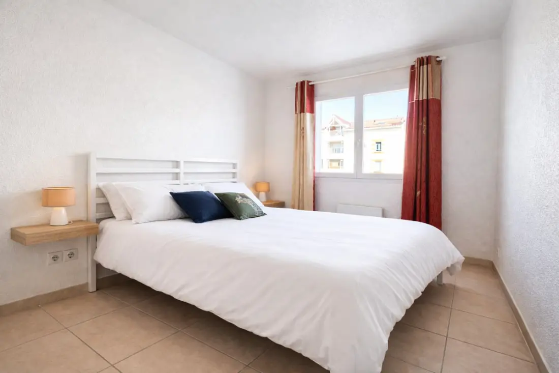 Charming Apartment With Terrace in Ares