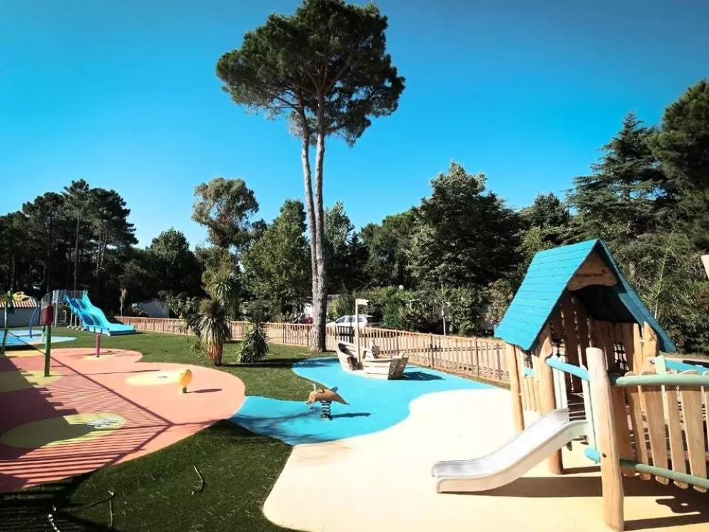 Camping Taxo Les Pins 4 Estrellas★★★★