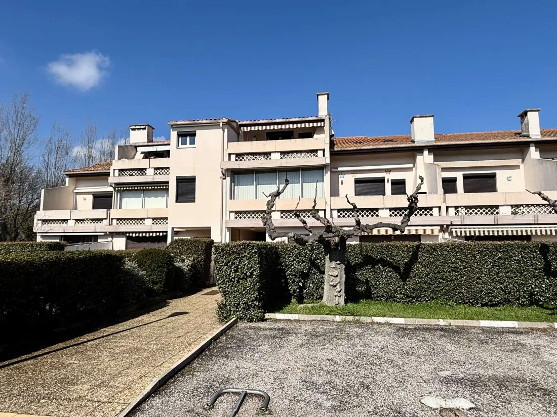 Hameau Au Soleil Residence