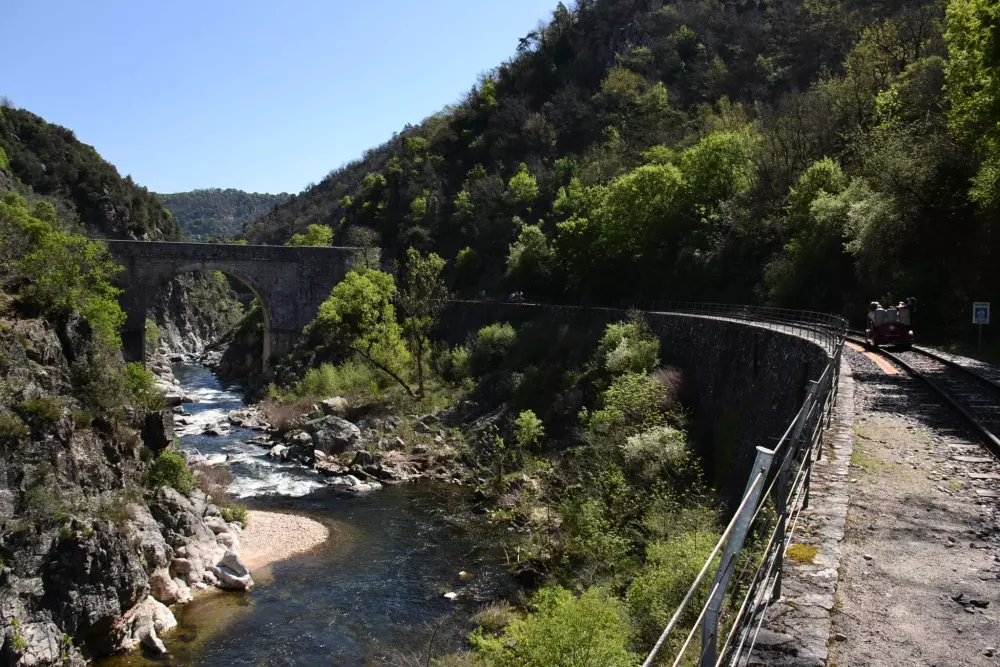 Campsite Ushuaia Villages Le Viaduc 3 Stars★★★