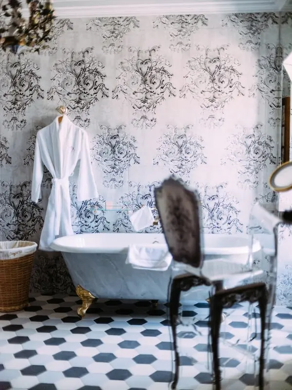 Le Mas Caladoc – Luxury Domaine With Private Spa in Provence