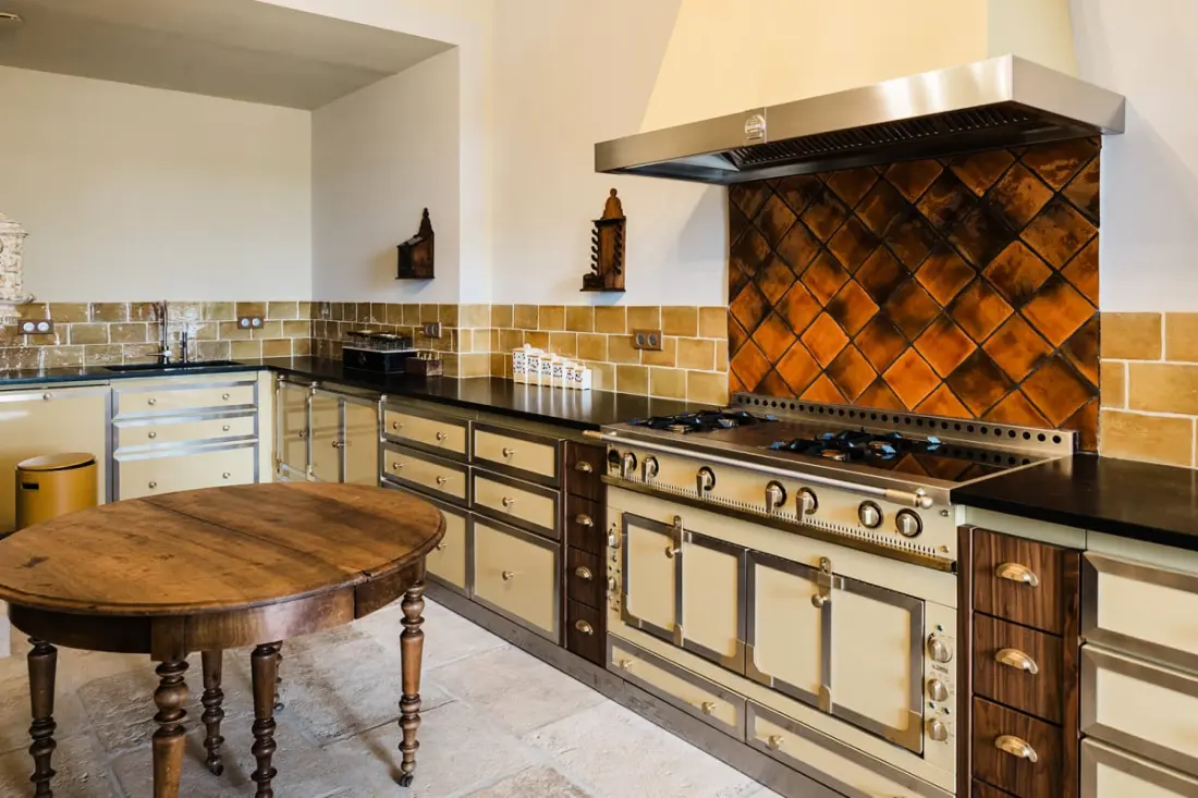 Le Mas Caladoc – Luxury Domaine With Private Spa in Provence