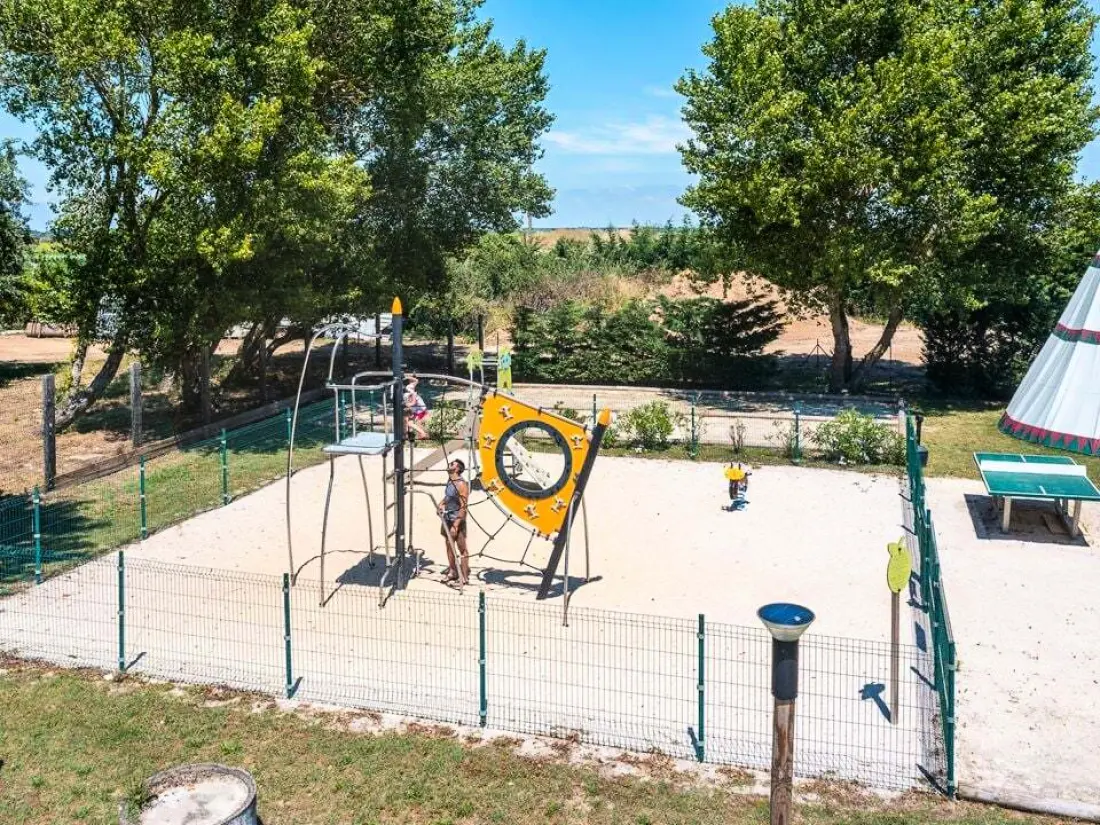Camping Romanée Le Campiotel des Dunes4 Sterren★★★★
