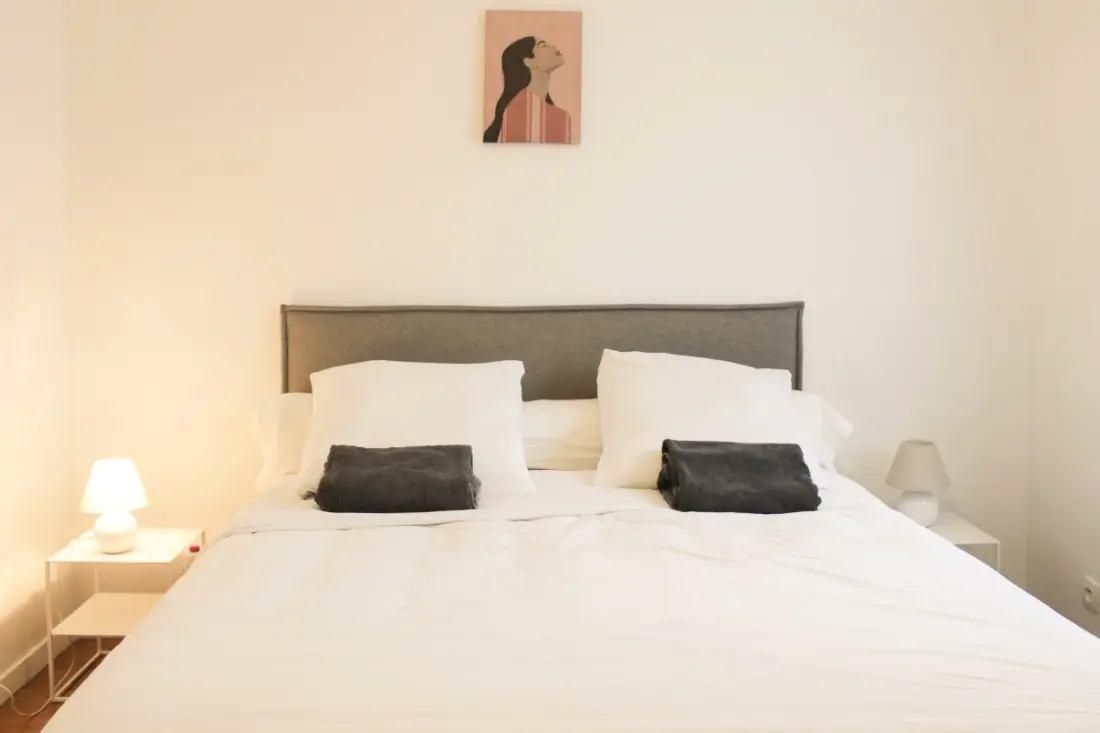Appartement Avec Balcon Et Parking Proche Métro