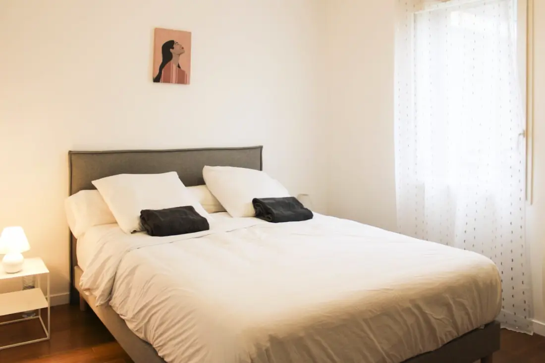Appartement Avec Balcon Et Parking Proche Métro