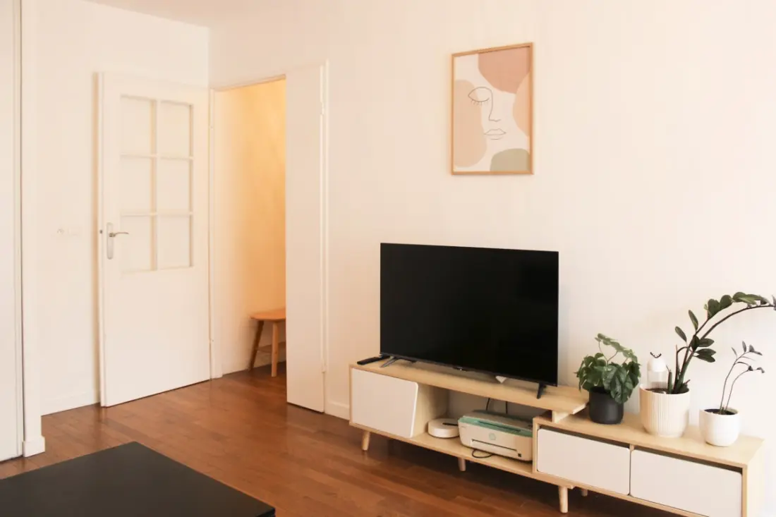 Appartement Avec Balcon Et Parking Proche Métro