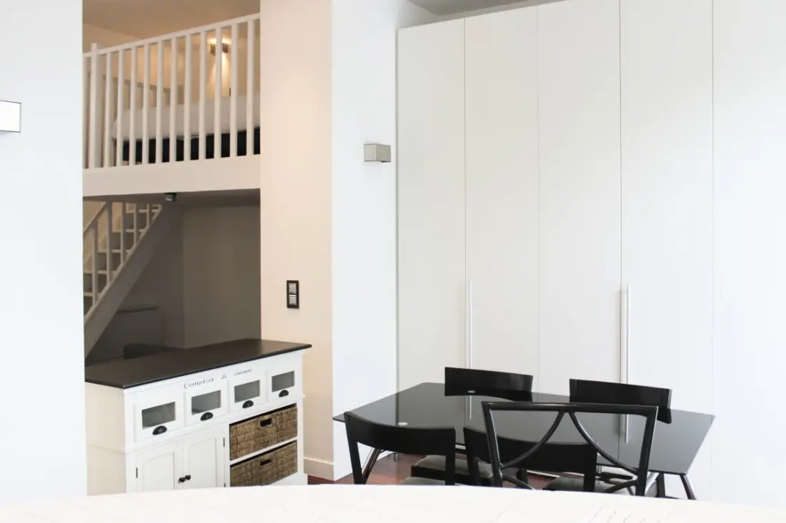 Lichtgevende appartement met Mezzanine in Asnières