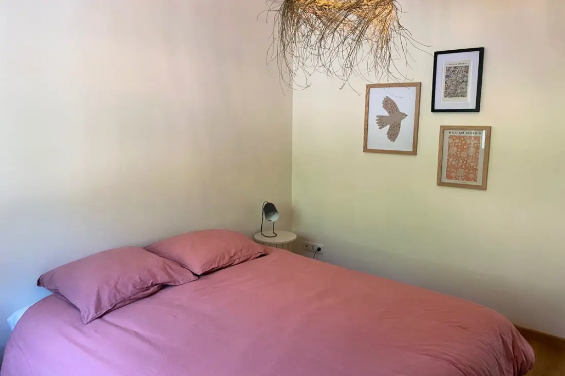 Gyönyörű villa medencével és tó nézetével