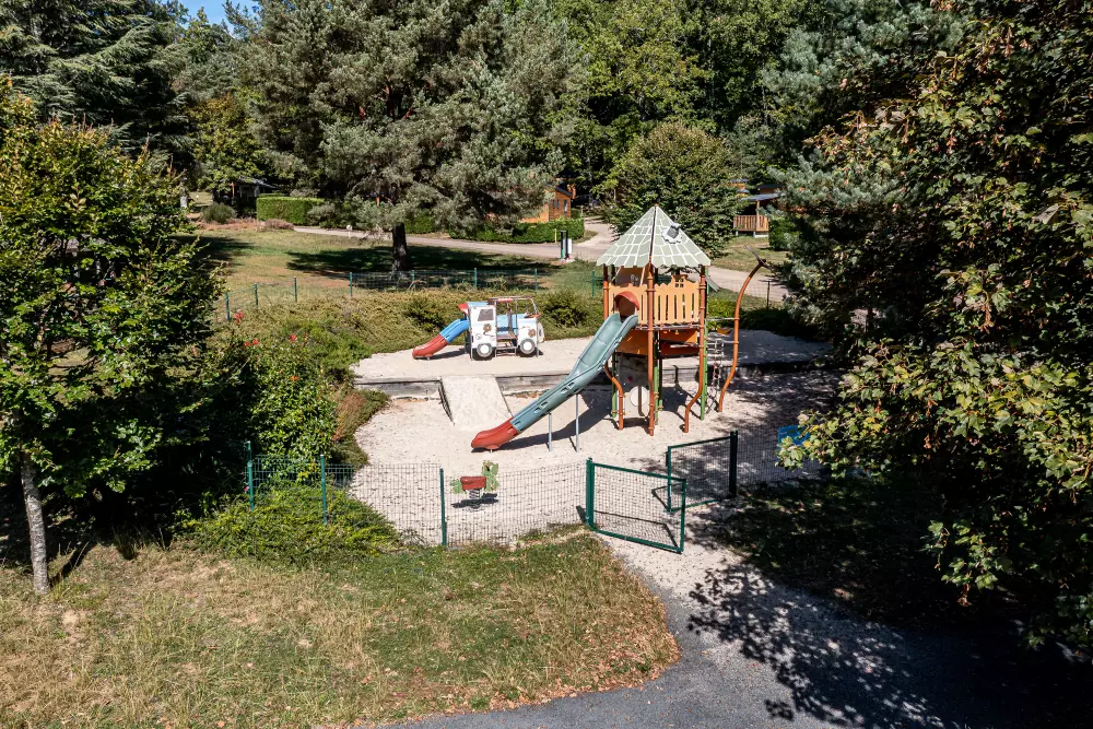 Camping Paradis le Coiroux4 Sterne★★★★