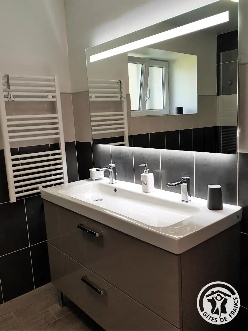 Gîte de France Aan de waterkant 3 oren