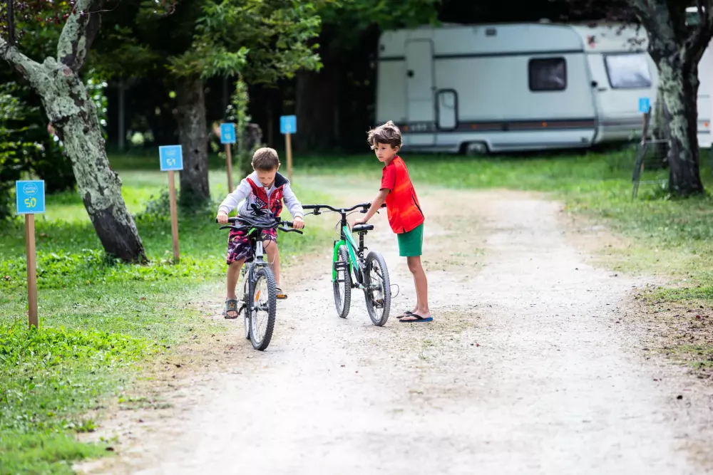 Camping Paradis Aubeterre sur Dronne3 Stjerner★★★