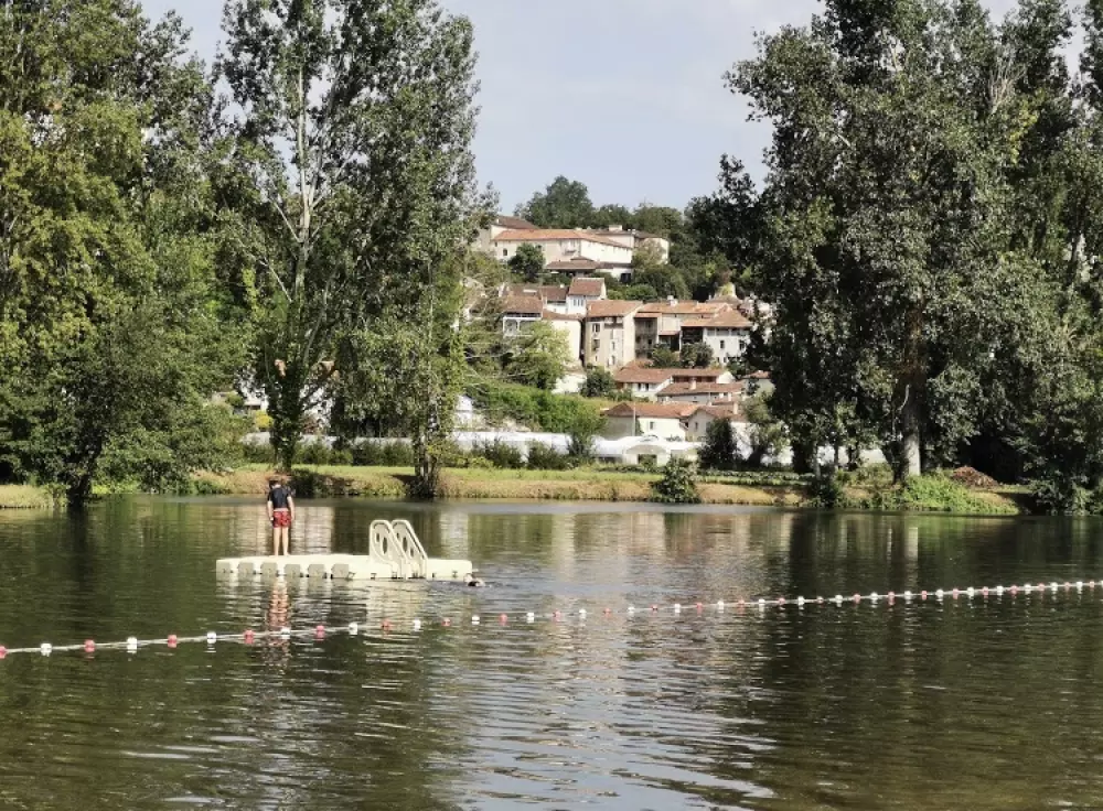 Camping Paradis Aubeterre sur Dronne3 Stjerner★★★