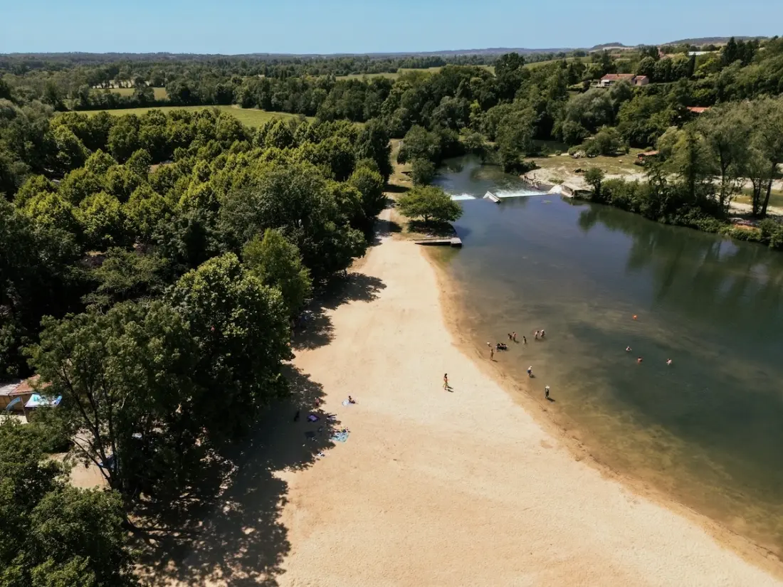 Camping Paradis Aubeterre sur Dronne3 Csillagok★★★