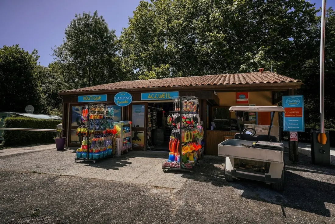 Camping Paradis Aubeterre sur Dronne3 Csillagok★★★