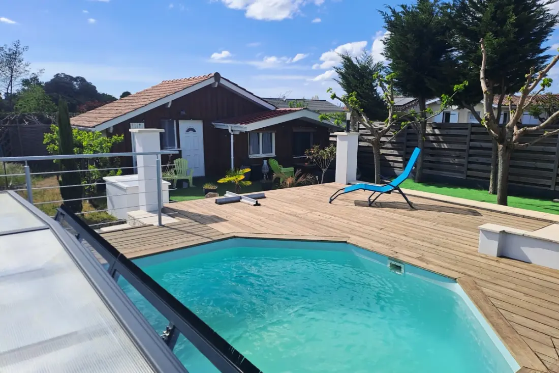 Chalet terasszal, medence és parkoló Audenge-ben