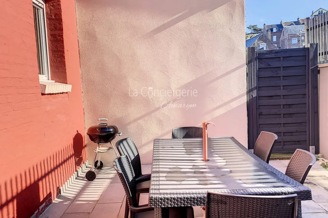Residence Ad41 - La Pearl Marine. Szép ház kerttel Terasz