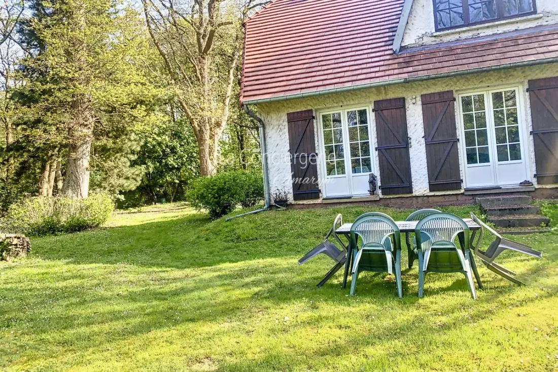 Residence Mer & Bois De Cise: Egyéni ház a nagy kerttel