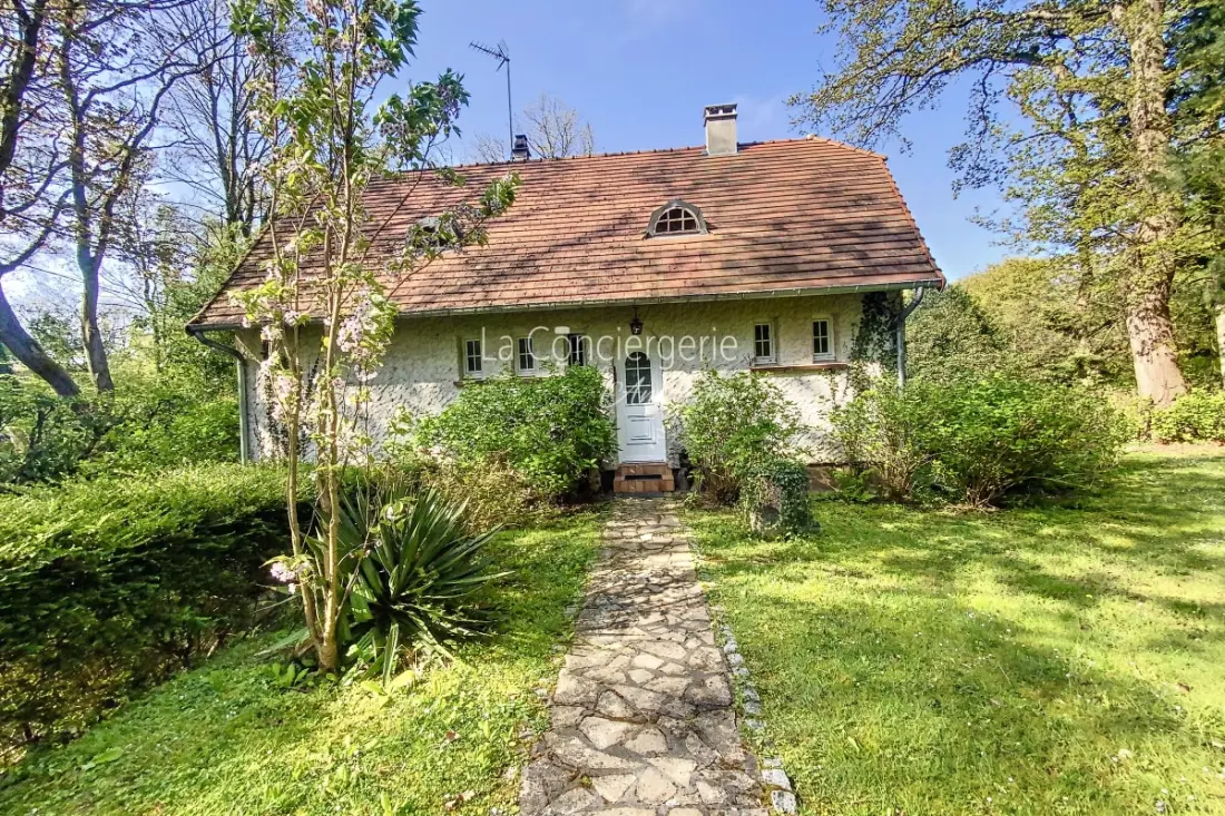 Residence Mer & Bois De Cise: Egyéni ház a nagy kerttel