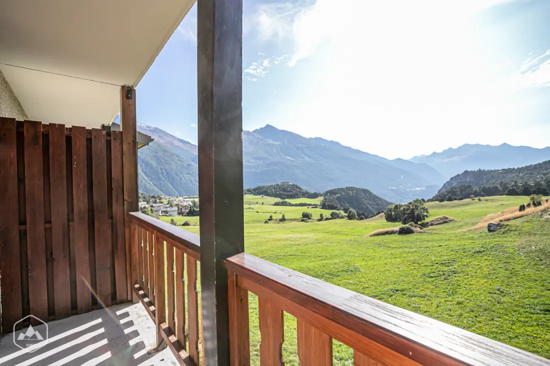 Genevray Residence