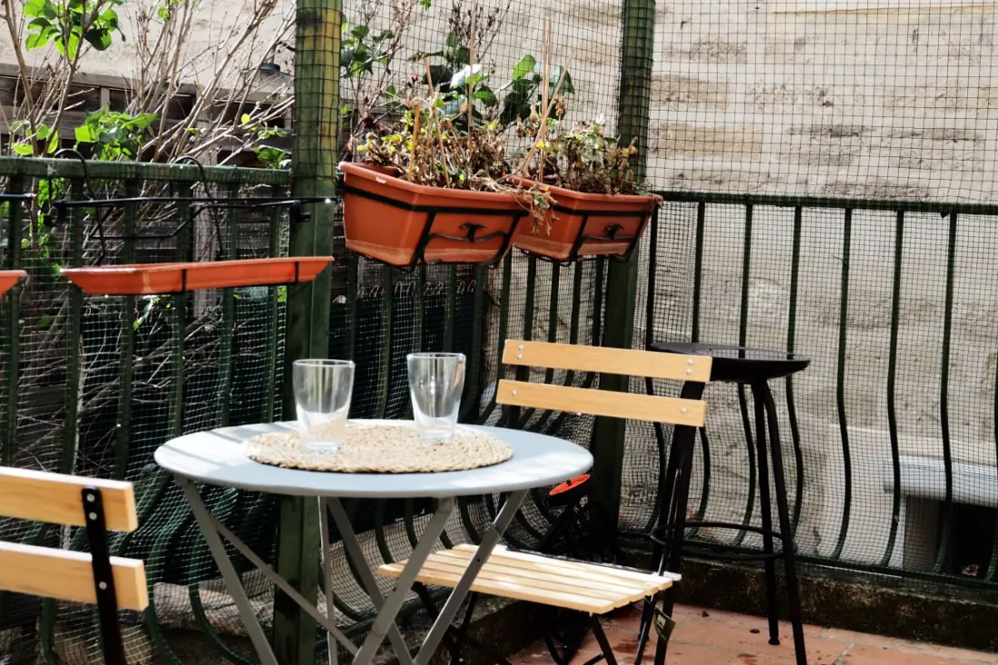 Nest ruhig mit Terrasse im Intramural