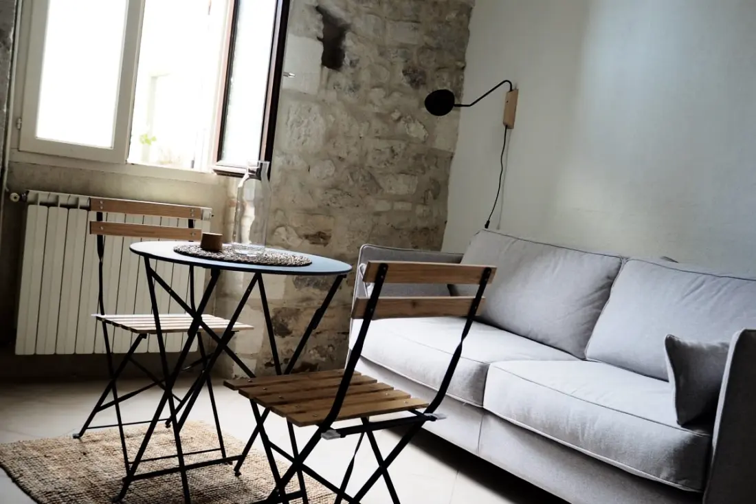 Nest ruhig mit Terrasse im Intramural