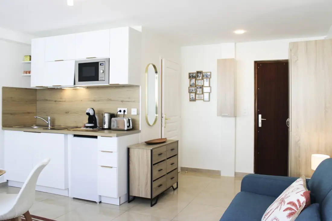 Nieuwe studio met balkon dichtbij Metro Gallieni
