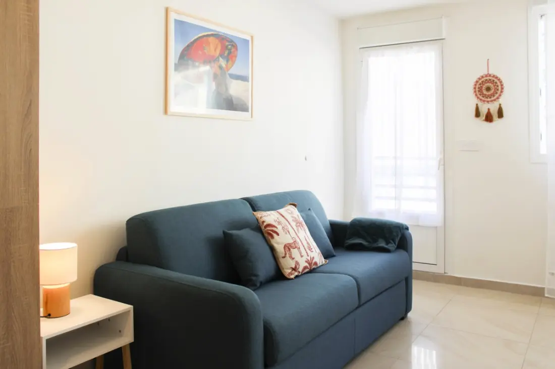 Nieuwe studio met balkon dichtbij Metro Gallieni