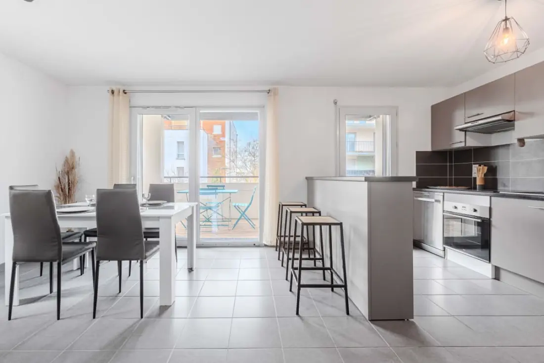 Apartman nyugodt és fényes, terrace és magán