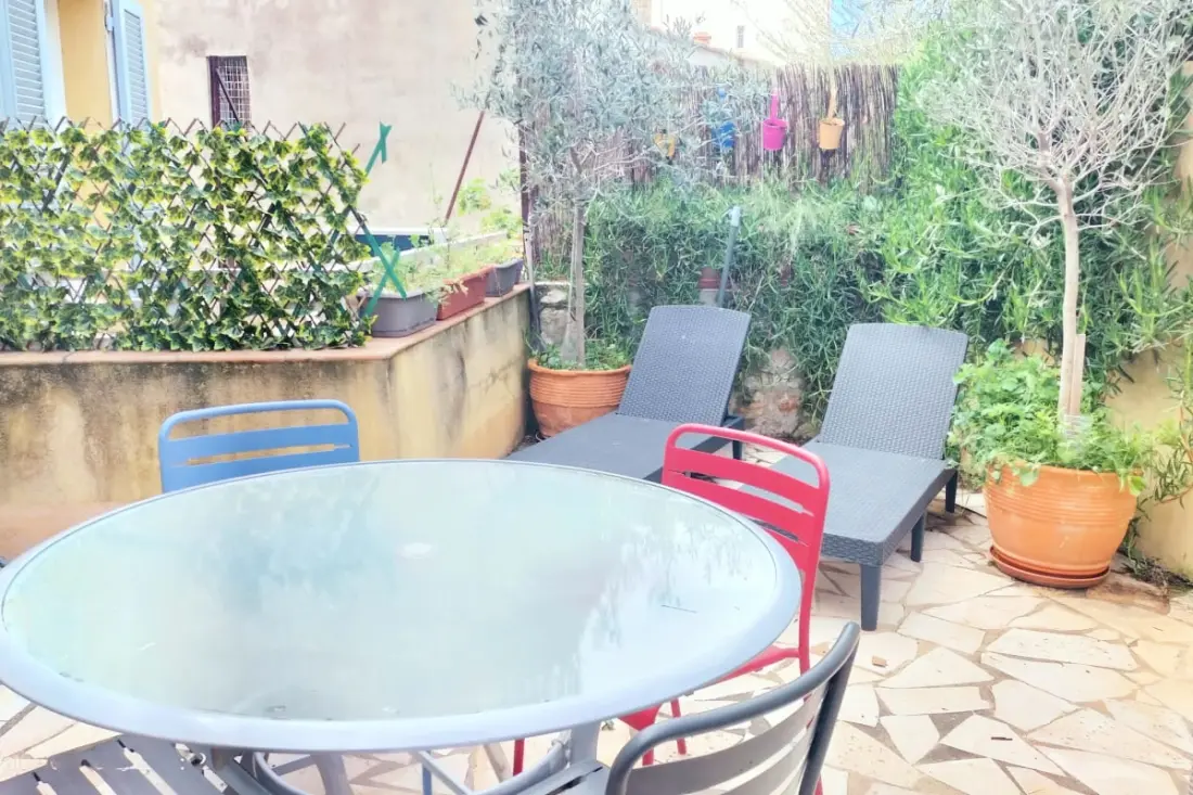 Appartement met terras Rustig in Bandol