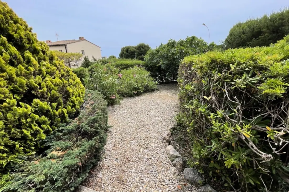 Begane grond, airconditioning, met tuin, vlakbij het strand